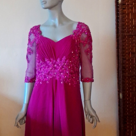 NWTO Evening Gown - Picture 2 of 8